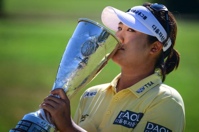 미국여자프로골프LPGA 투어 메이저 대회에서 2연속 우승을 차지한 유해란이 여자골프 세계랭킹 3위로 도약했다 사진연합뉴스·로이터