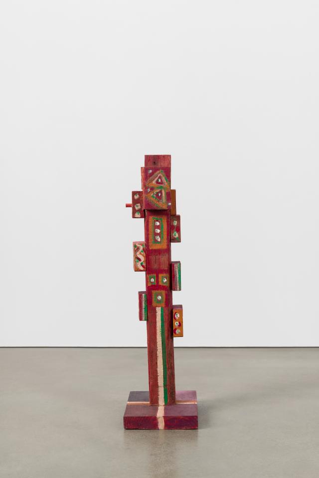 김윤신 〈합이합일 분이분일 2020-21B〉 2020 재활용 목재에 아크릴릭 74 x 20 x 28 cm 사진청주조각비엔날레