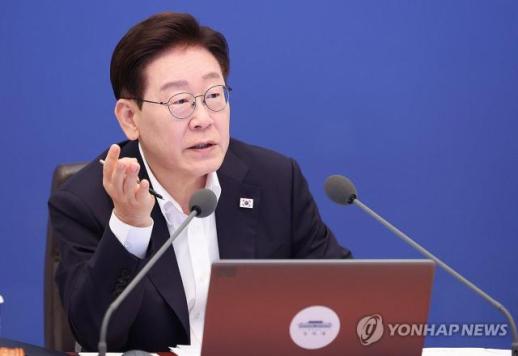 Tổng thống Lee Jae Myung: Hàn Quốc cần cải cách căn bản hệ thống phân phối để kiềm chế giá cả