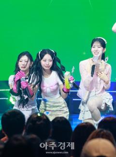 [포토] 미나미·원이·리브, 극과 극 분위기
