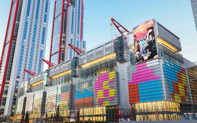 Foreign shoppers fuel record first-half sales at South Koreas department stores