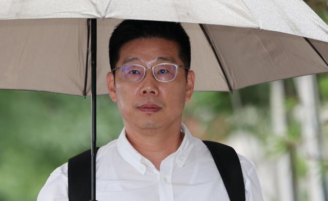 조성현 전 육군 수도방위사령부 제1경비단장이 15일 내란 중요임무 종사 혐의 피의자 조사를 위해 경기 과천 2차 종합특검으로 출석하고 있다 사진연합뉴스