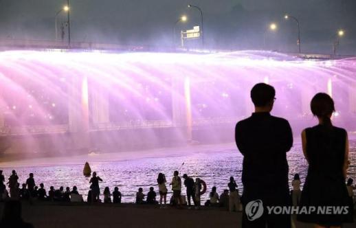 Seoul muốn đánh thức kinh tế ban đêm, hướng tới thành phố toàn cầu hoạt động 24 giờ