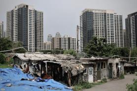 Seoul, one of Asias richest cities, leaves one village behind