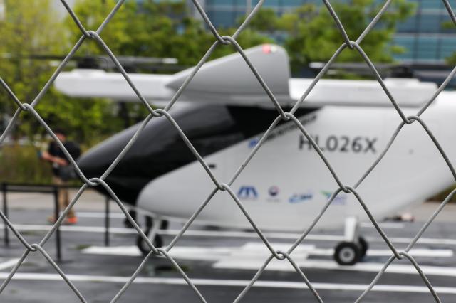 A UAM aircraft is unveiled during the 2026 Korea Drone  UAM Expo and Urban Air Mobility UAM Flight Showcase at the INU Innovation Center of the University of Incheon in Incheon on July 15 2026 AJP Yoo Na-hyun