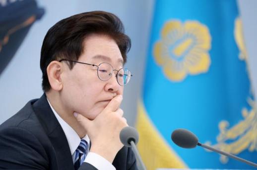 李대통령 남은 3년 11개월 더 중요…가짜뉴스가 세상 어지럽혀