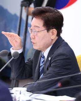 李대통령 공직자들 술자리서 꼭 사고 나…성 비위 주의 주문