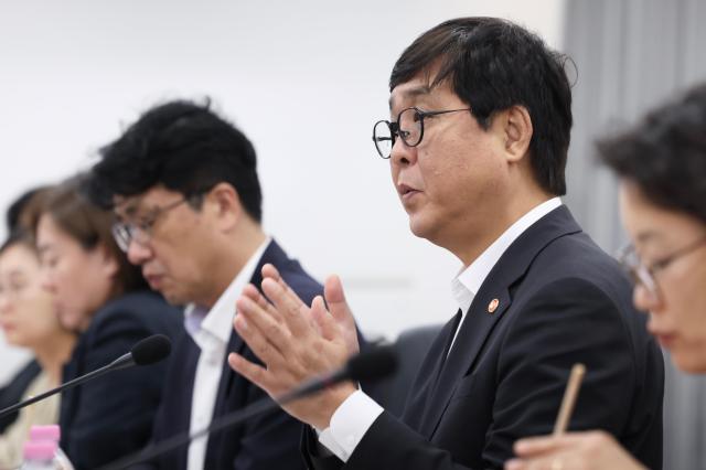 최휘영 장관이 15일 열린 사진문체부