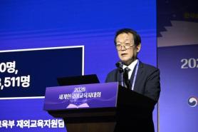 Chủ tịch Quỹ Sejong: "Dạy tiếng Hàn không chỉ là dạy ngữ pháp, mà còn phải truyền tải cách người Hàn suy nghĩ"