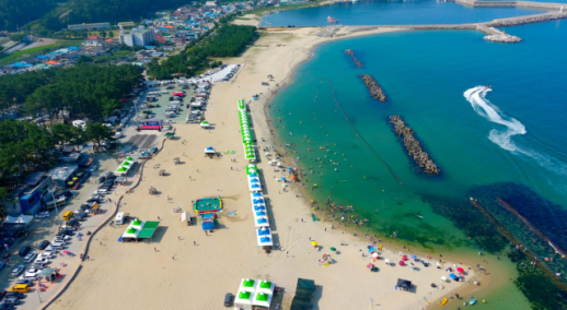 울진군 해수욕장 5곳 17일 개장…안전·청정 해변으로 피서객 맞이