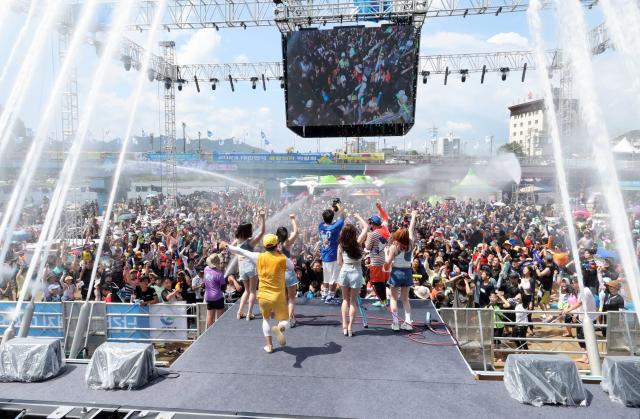 장흥군과 재장흥축제관광재단은 문화체육관광부가 주최하고 한국국제문화교류진흥원KOFICE이 주관한 ‘2025 대형 한류종합행사 연계 지자체 공모사업MyK FESTA’​에 최종 선정돼 국비 2억8천만 원을 확보했다사진장흥군