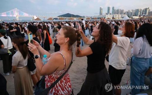Du khách quốc tế tăng mạnh, bán lẻ và khách sạn tại Busan hưởng lợi lớn