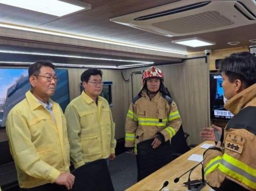 박찬대 인천시장, 서해구 물류센터 화재 현장 점검...완전 진화까지 국가 대응 총력