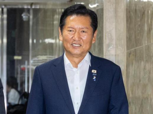 Chủ tịch Jeong Cheong-rae: Sẽ tiến hành khảo sát ý kiến toàn đảng về việc hợp nhất với Đảng Cải cách Quốc gia
