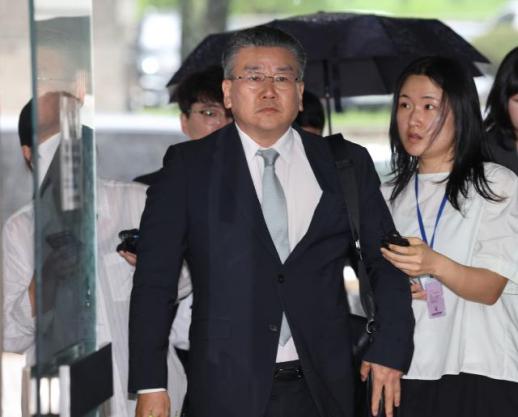 관저 이전 부실 감사 유병호, 영장심사 출석…구속 갈림길