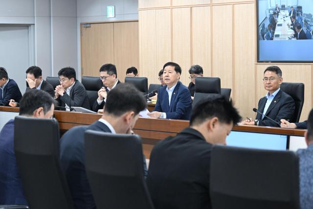구윤철 부총리 겸 재정경제부 장관이 7월 20일 정부세종청사 중앙동에서 열린 재정경제부 확대간부회의에서 모두발언을 하고 있다 사진재정경제부