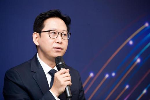 배경훈, 외산 AI 끊기면 속수무책…한국형 프론티어 AI 승부수
