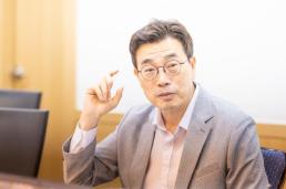 파주 아파트 화재로 주민 11명 연기흡입…소방관도 탈진