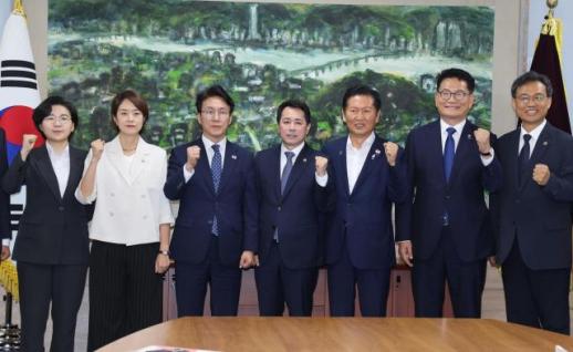 ​​​​​​​격화되는 與 전당대회…김민석·송영길 공격에 정청래 정당방위는 하겠다