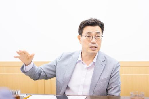 [강대웅의 정문일침(頂門一鍼)]  최원용 평택시장의 유지경성(有志竟成)...사람은 살기 좋은 곳에 머문다