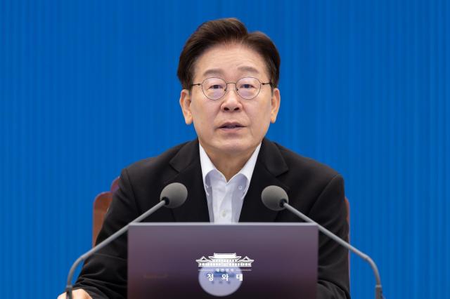 Lee orders review of leveraged chip ETFs after retail investor losses