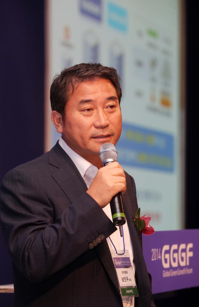 한국형 제조업의 미래와 한·중, 한·일 관계의 지속가능한 성장을 점검하는 ‘제6회 글로벌그린성장포럼(GGGF·Global Green Groth Forum)’이튿날인 25일 오후 남민우 벤처협회장이 글로벌 창업 현황 및 성공전략이라는 주제로 발표하고 있다.[남궁진웅 timeid@]