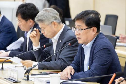 [李 정부 경제팀 1년] 기후·에너지 한 지붕 만든 김성환…전력·용수 확충, 에너지믹스가 과제
