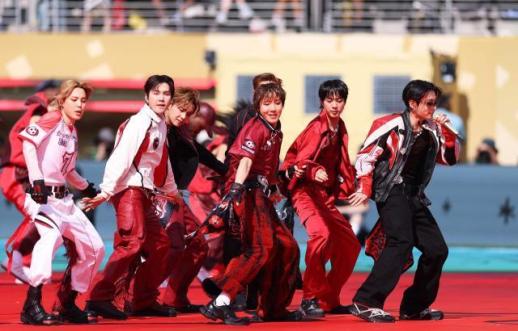 BTS làm nên lịch sử với màn trình diễn giữa giờ đầu tiên tại chung kết World Cup 2026
