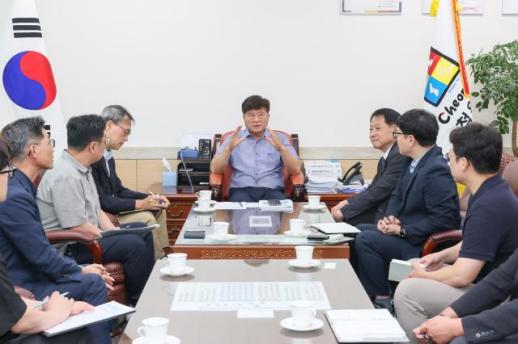 김동일 철원군수, 강원연구원과 정책 공조 강화…철원형 정책 발굴 속도