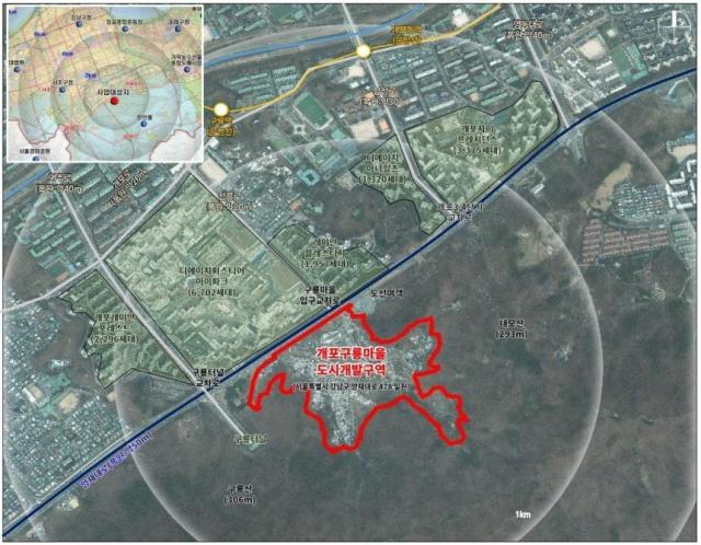A map shows the location of the Guryong Village urban development zone in Seoul’s Gangnam District and nearby residential complexes, roads and green areas. Courtesy of the Seoul Metropolitan Government