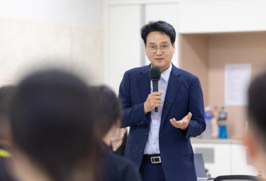 안민석 교육감, 8년째 폰 프리 삼괴고 찾아...학생 자치가 만든 대한민국의 등불