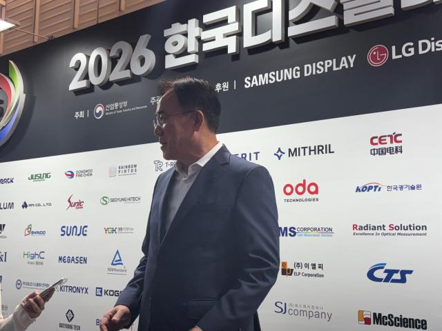 <b>정철동</b> LG디스플레이 사장 "2분기 일회성 비용 빼면 흑자…하반기 더 좋...