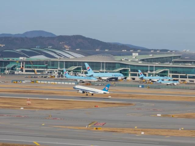 Incheon Airport to open departure gates early during summer peak