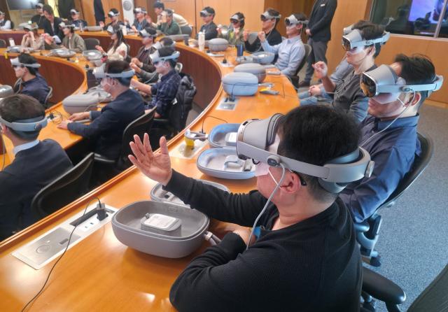 Samsung Electronics employees attend a training session Courtesy of Samsung Electronics