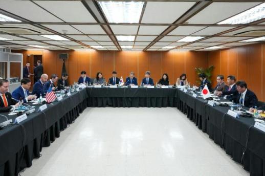 한미일 외교장관, 마닐라서 회담…한반도 정세·경제 안보 논의(종합)