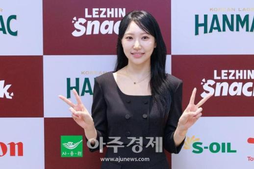 [포토] ​​​​​​​한수지 감독, 디렉터스 아레나 X 레진스낵 뷰잉파티 참석