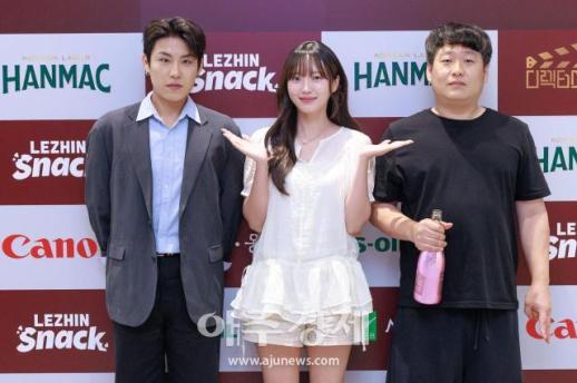 [포토] ​​​​​​​한상일 감독·박우진·문다인, 디렉터스 아레나 X 레진스낵 뷰잉파티 참석