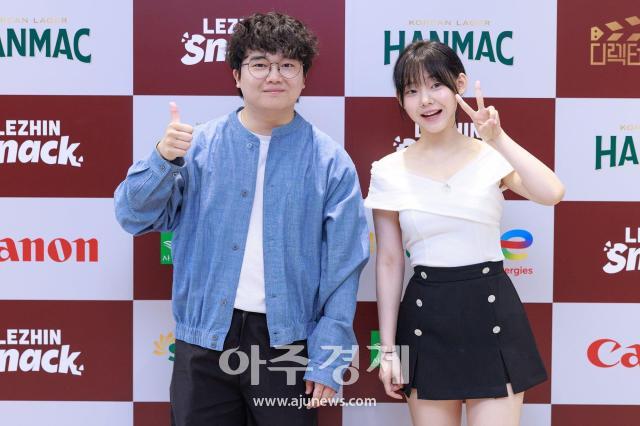 [포토] ​​​​​​​이승빈·영베리, 디렉터스 아레나 X 레진스낵 뷰잉파티 참석