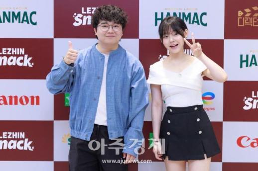 [포토] ​​​​​​​이승빈·영베리, 디렉터스 아레나 X 레진스낵 뷰잉파티 참석