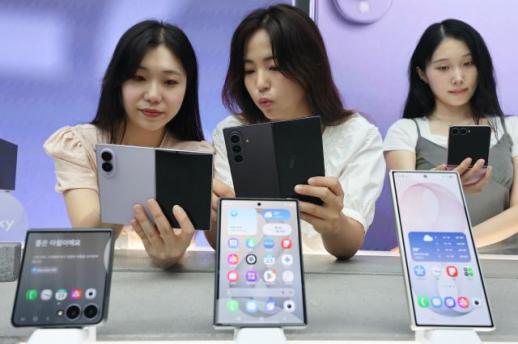 Samsung unveils new Galaxy foldable lineup