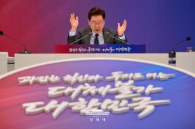Lee seeks broad consensus on housing to avoid Japan-style property bust