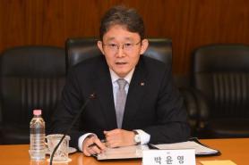 Giám đốc KT Park Yoon-young: "Đang cân nhắc việc hợp nhất các công ty truyền thông"… Thận trọng với việc sáp nhập Tving và Wave