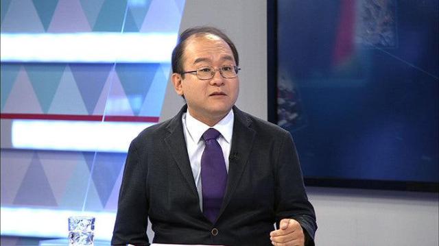 Yang Joon-suk an economics professor at the Catholic University of Korea speaks during a current affairs discussion program on the second Eastern Economic Forum and prospects for South Korea-Russia economic cooperation Courtesy of Arirang TV