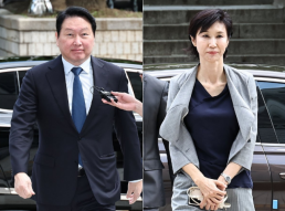 [갤럭시 언팩] AI·디스플레이 혁신…애플에 맞선 삼성 경쟁력은