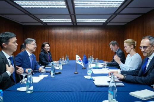 조현, EU·영국 외교수장과 양자회담 국제현안 함께 대응