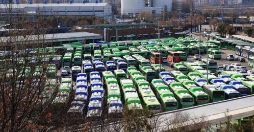 버스 파업 때도 최소 운행해야…필수공익사업 지정론 확산