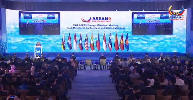 FM holds talks with UK, ASEAN counterparts on sidelines of ASEAN meeting in Manila