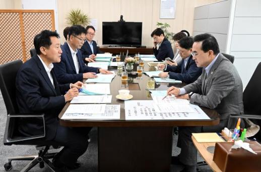 기획처장관 만난 오세훈...노후 기반시설 개선, 국비 지원 늘려줘야
