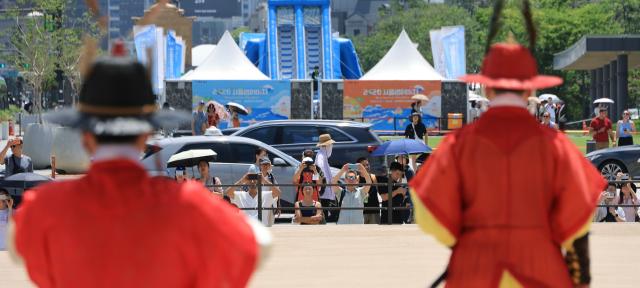 Heat cant dim palace charm 