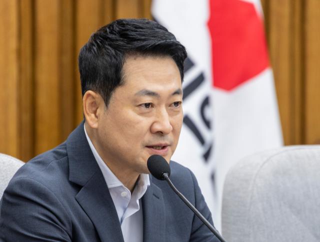 장동혁 국민의힘 대표가 24일 국회에서 열린 국민의힘 부동산 정책 정상화 토론회에서 정부의 부동산 정책 비판 발언을 하고 있다 사진연합뉴스